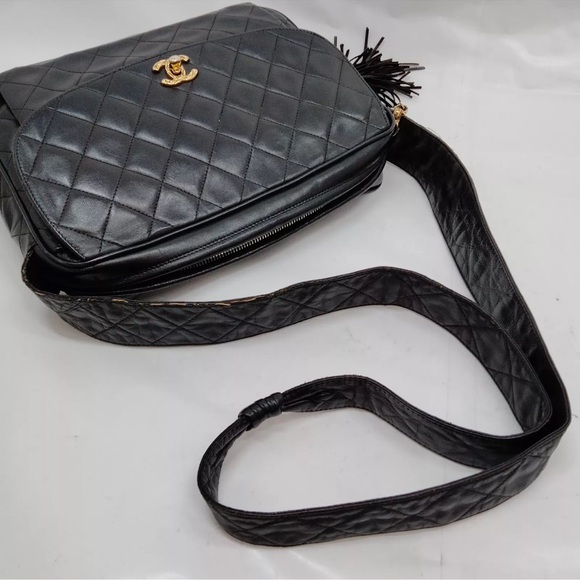 CHANEL CC LAMBSKIN CAMERA BAG - Picture 4 of 13